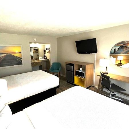 Days Inn By Wyndham Wildwood I-75 Екстер'єр фото