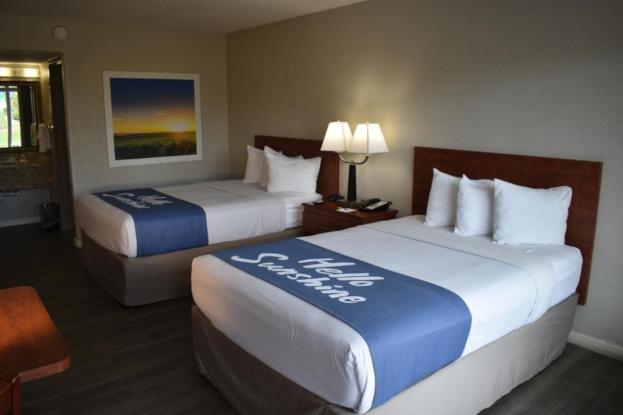 Days Inn By Wyndham Wildwood I-75 Екстер'єр фото
