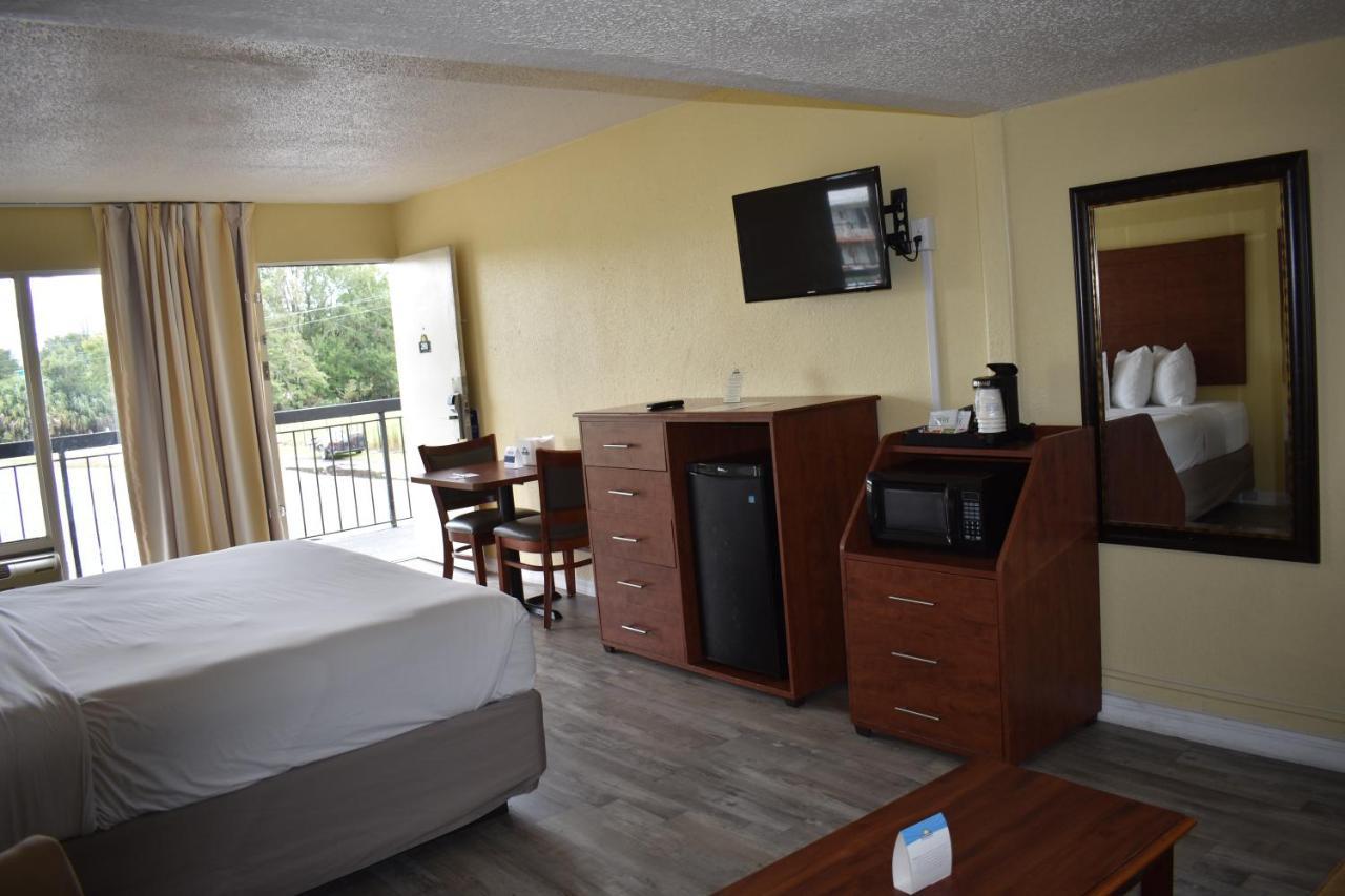 Days Inn By Wyndham Wildwood I-75 Екстер'єр фото
