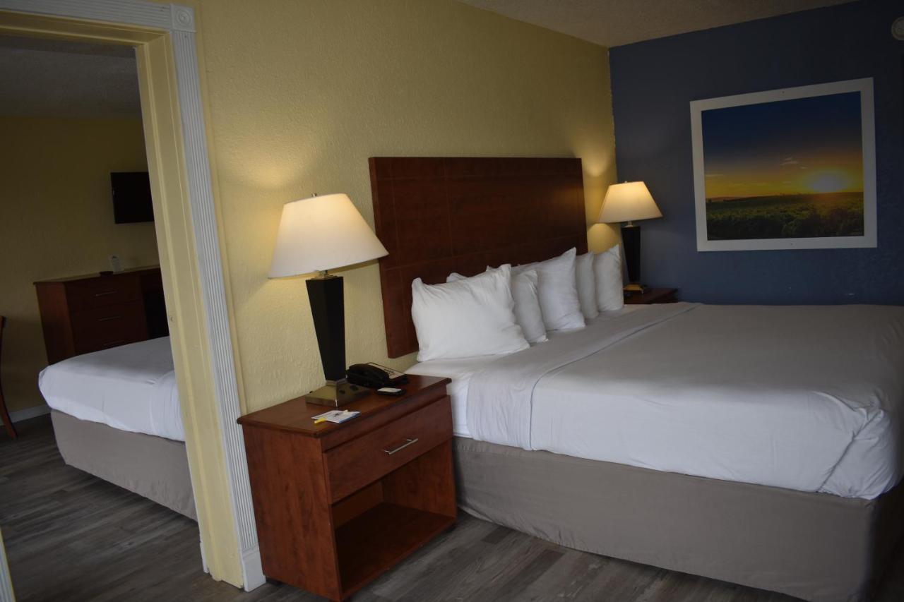 Days Inn By Wyndham Wildwood I-75 Екстер'єр фото