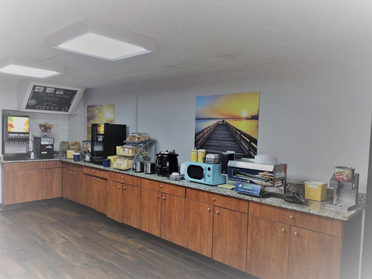 Days Inn By Wyndham Wildwood I-75 Екстер'єр фото