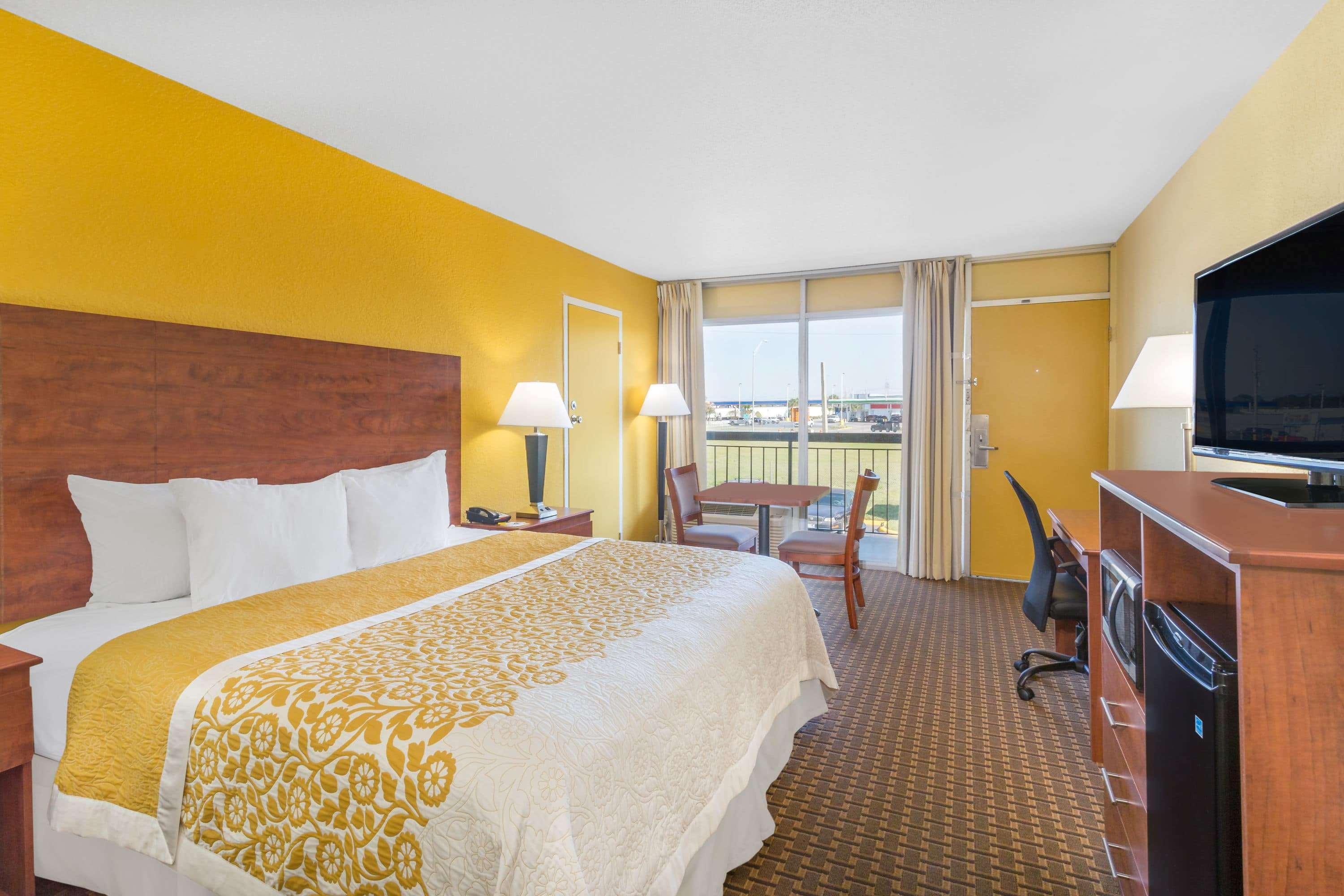 Days Inn By Wyndham Wildwood I-75 Екстер'єр фото