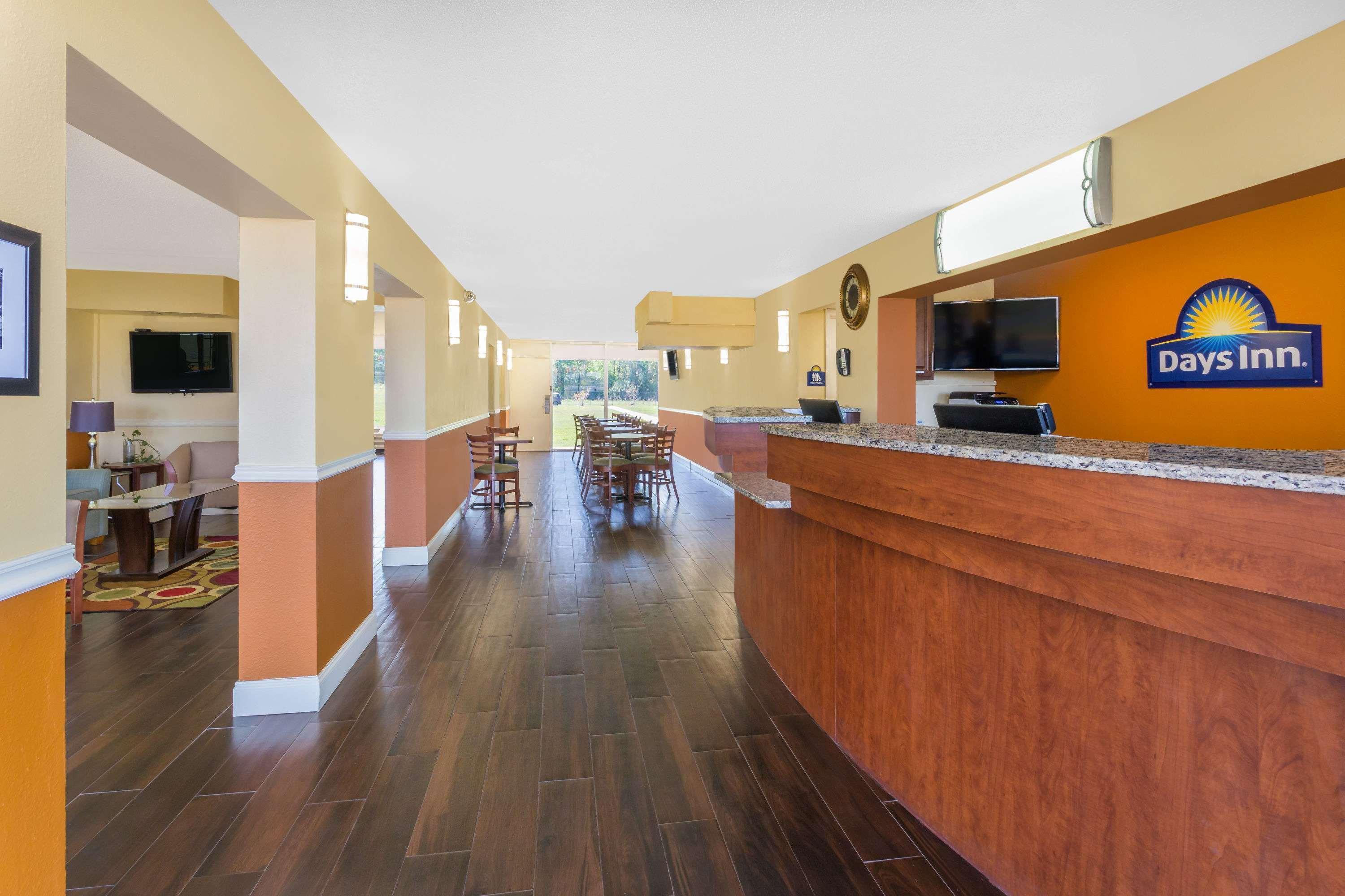 Days Inn By Wyndham Wildwood I-75 Екстер'єр фото