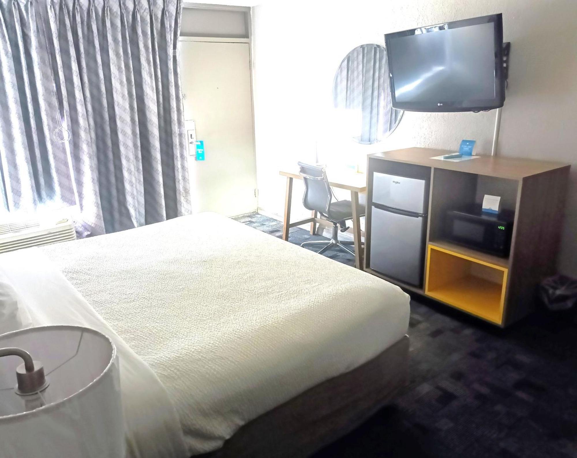 Days Inn By Wyndham Wildwood I-75 Екстер'єр фото