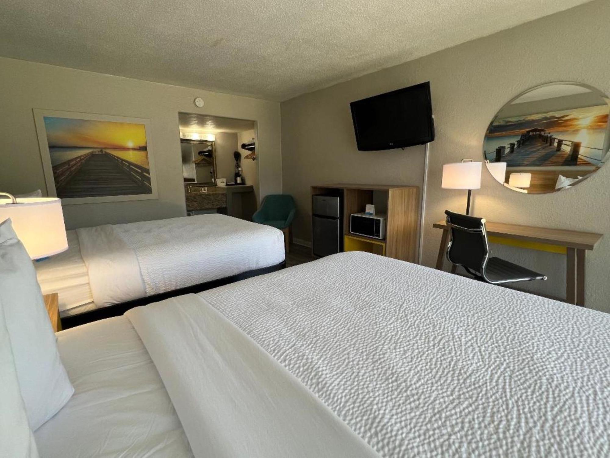 Days Inn By Wyndham Wildwood I-75 Екстер'єр фото