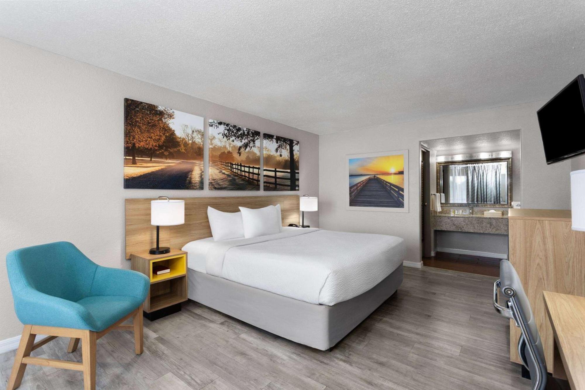 Days Inn By Wyndham Wildwood I-75 Екстер'єр фото