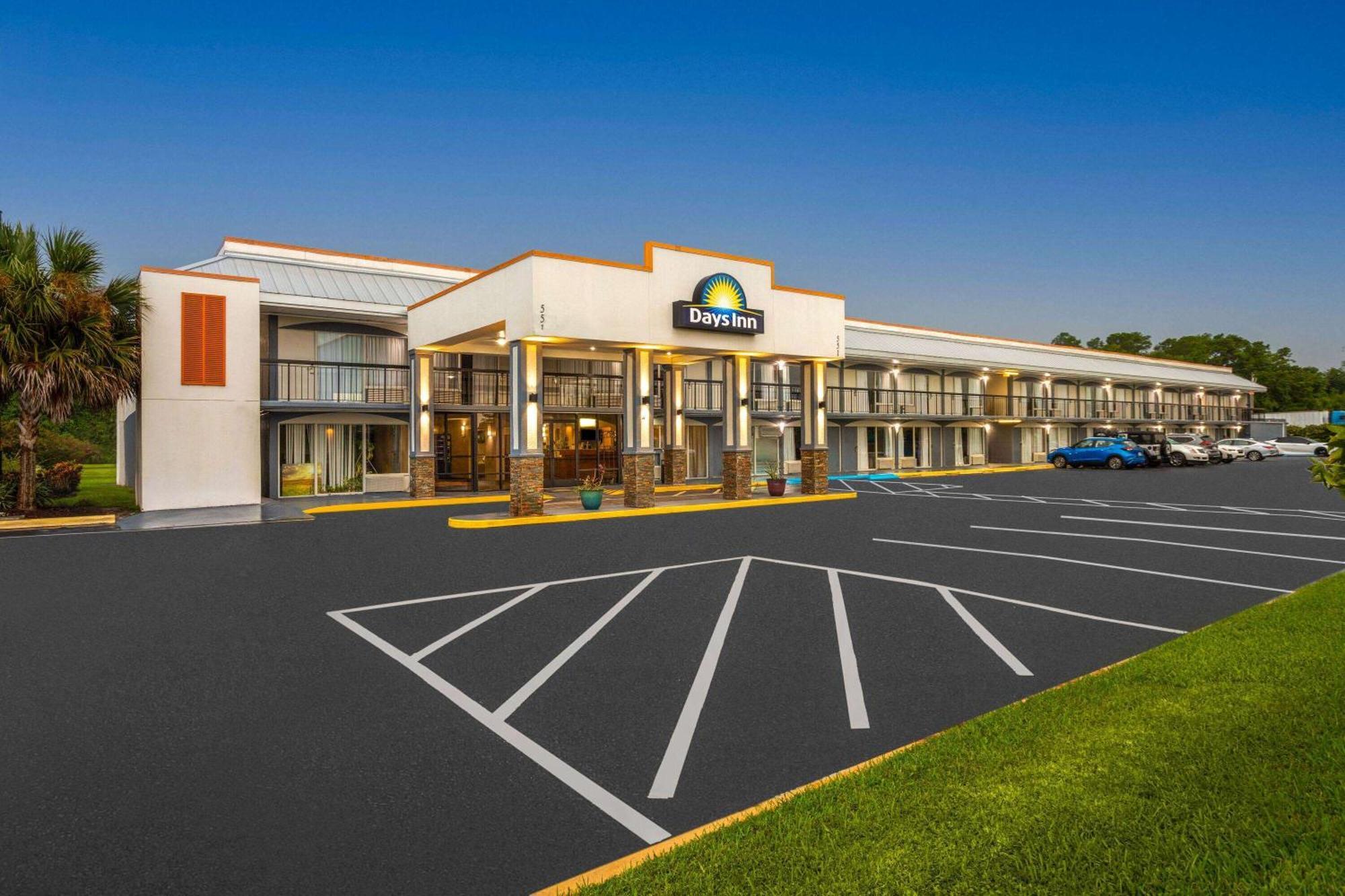 Days Inn By Wyndham Wildwood I-75 Екстер'єр фото