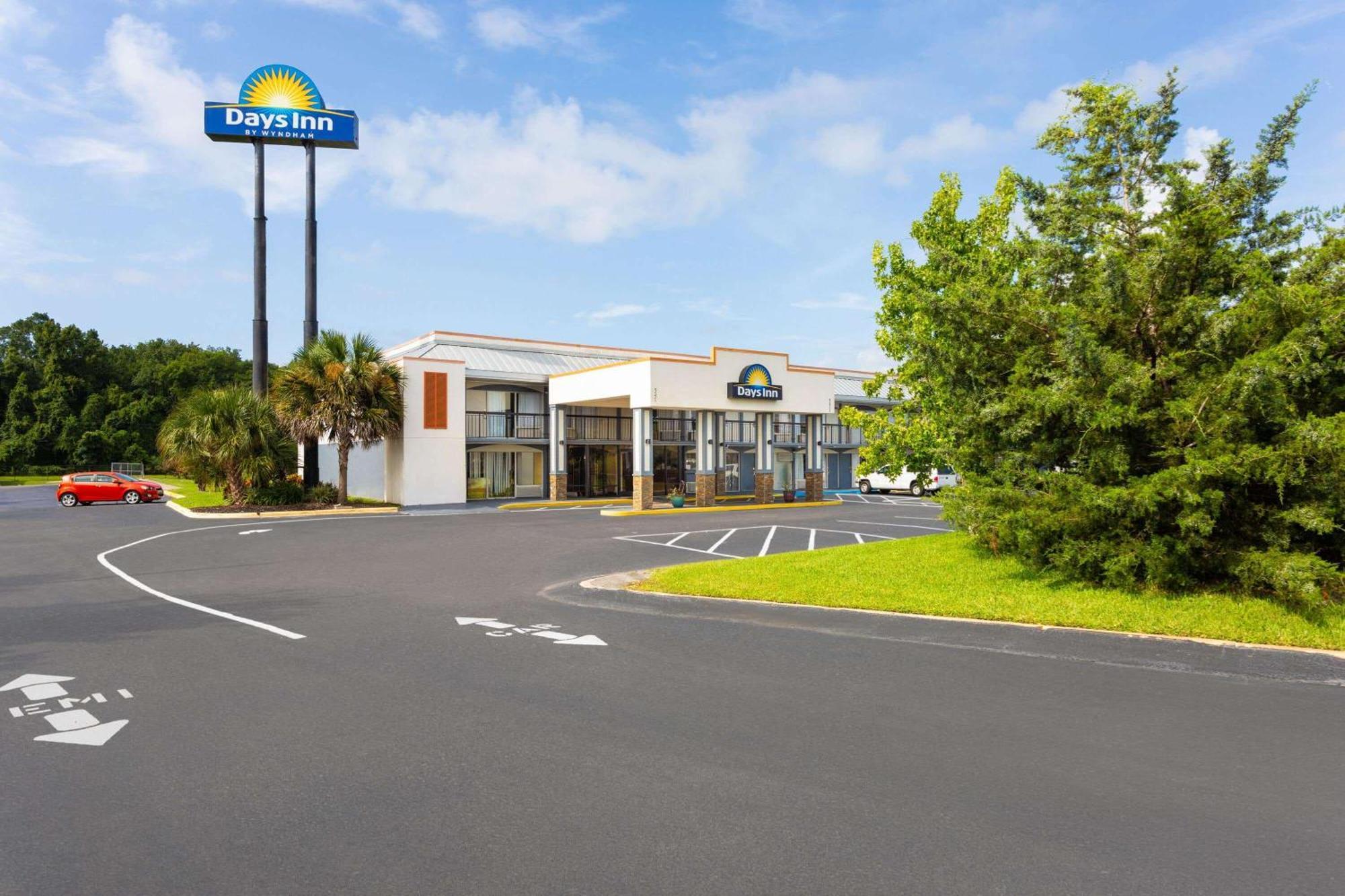 Days Inn By Wyndham Wildwood I-75 Екстер'єр фото