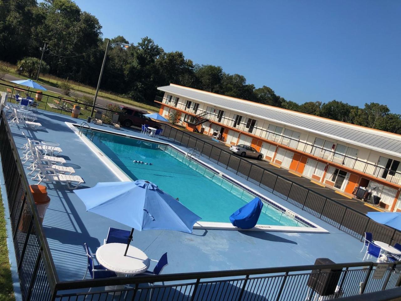 Days Inn By Wyndham Wildwood I-75 Екстер'єр фото