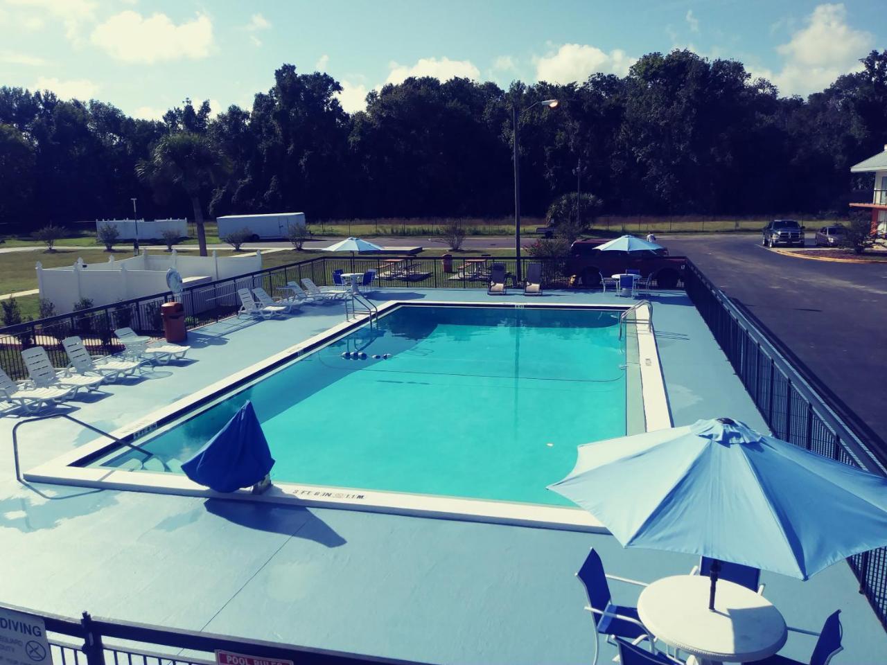 Days Inn By Wyndham Wildwood I-75 Екстер'єр фото