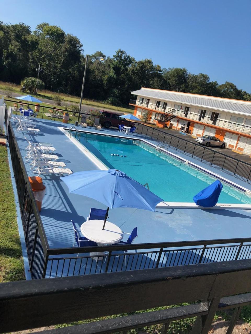 Days Inn By Wyndham Wildwood I-75 Екстер'єр фото